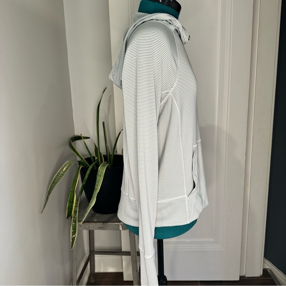 Athleta Pullover Women's Small Gray White Striped Hoodie Long Sleeve - Picture 5 of 12